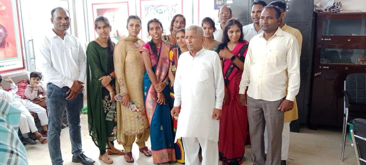 Admin earns scholarship